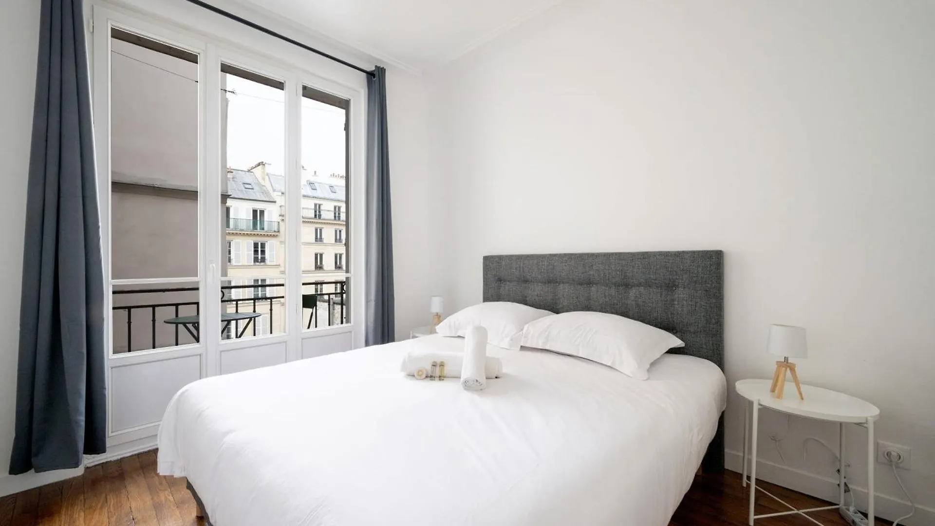 Apartment Appartement Paris Blanche - Welkeys